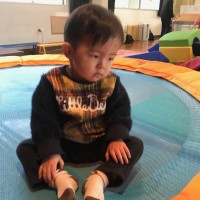 成長 / Growth （ shuffling, standing up）